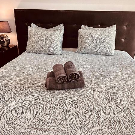 Central Lagos Apt With Marina Views Near Beaches 외부 사진