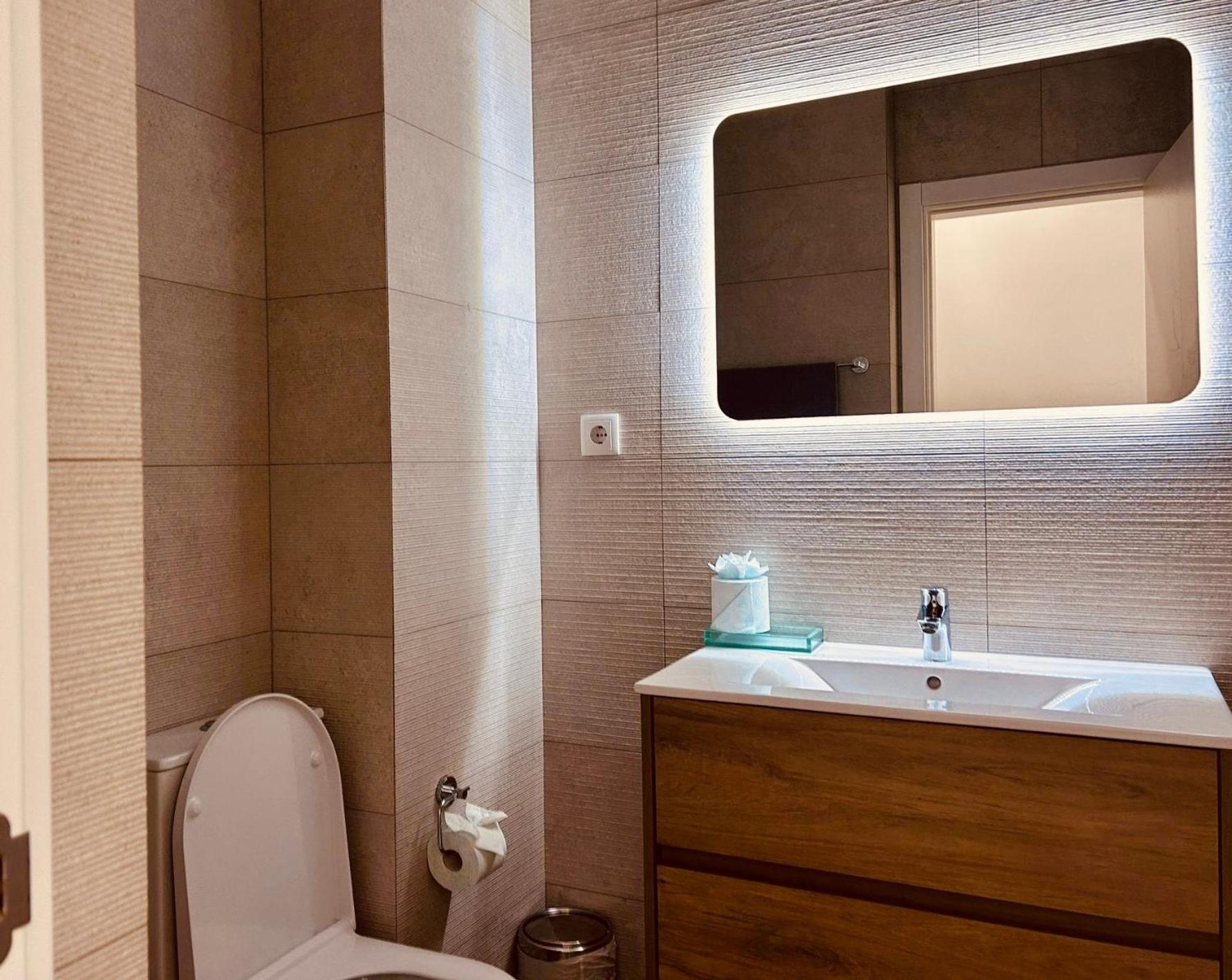 Central Lagos Apt With Marina Views Near Beaches 외부 사진