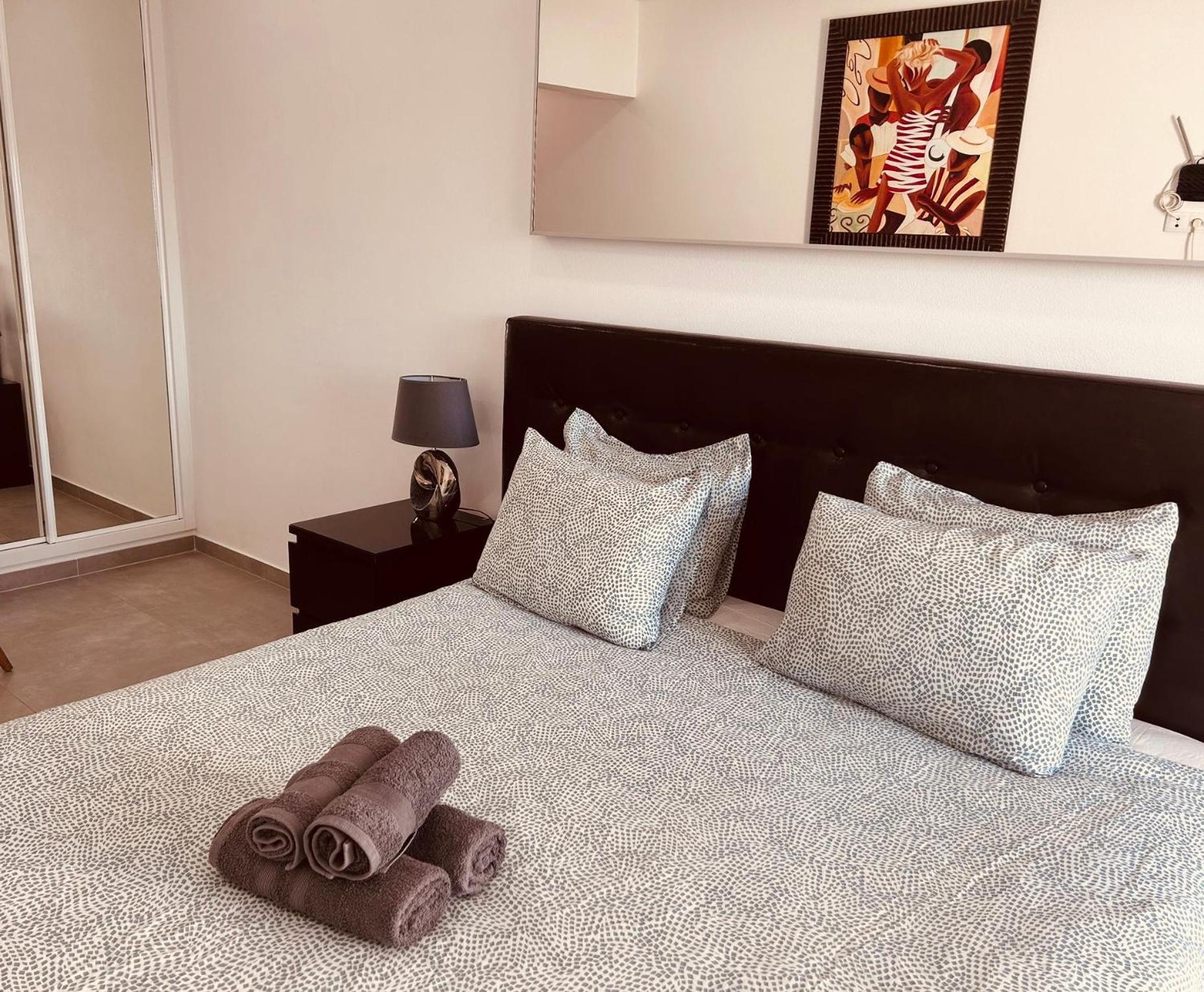 Central Lagos Apt With Marina Views Near Beaches 외부 사진