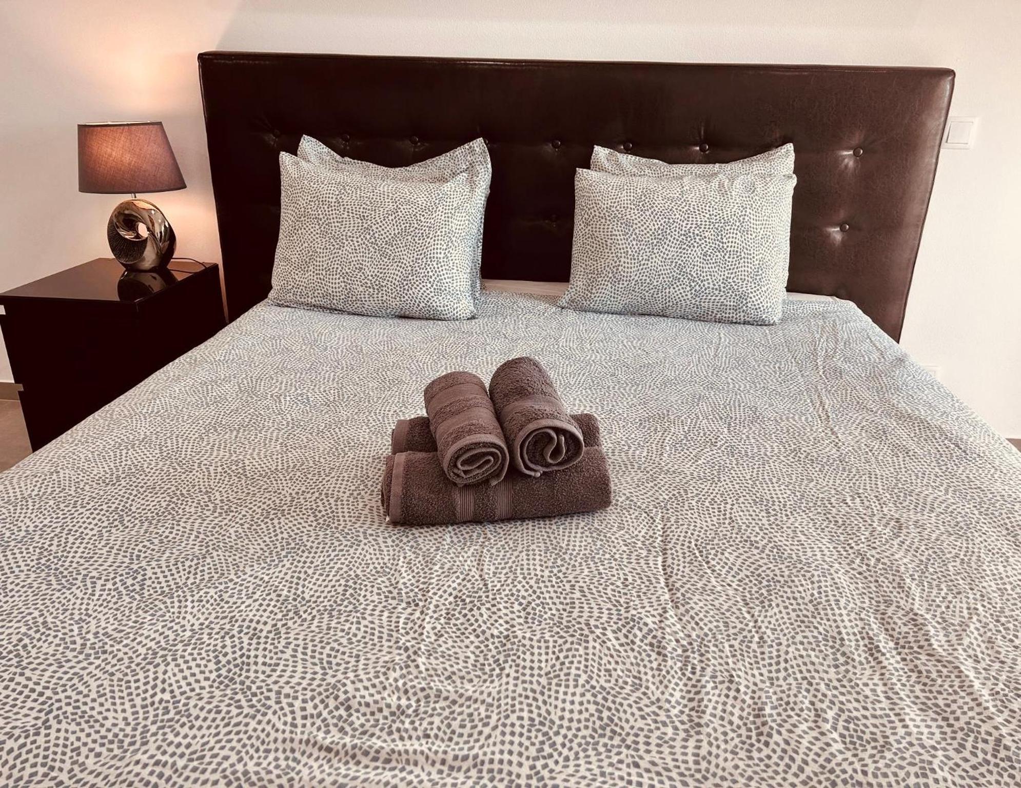Central Lagos Apt With Marina Views Near Beaches 외부 사진