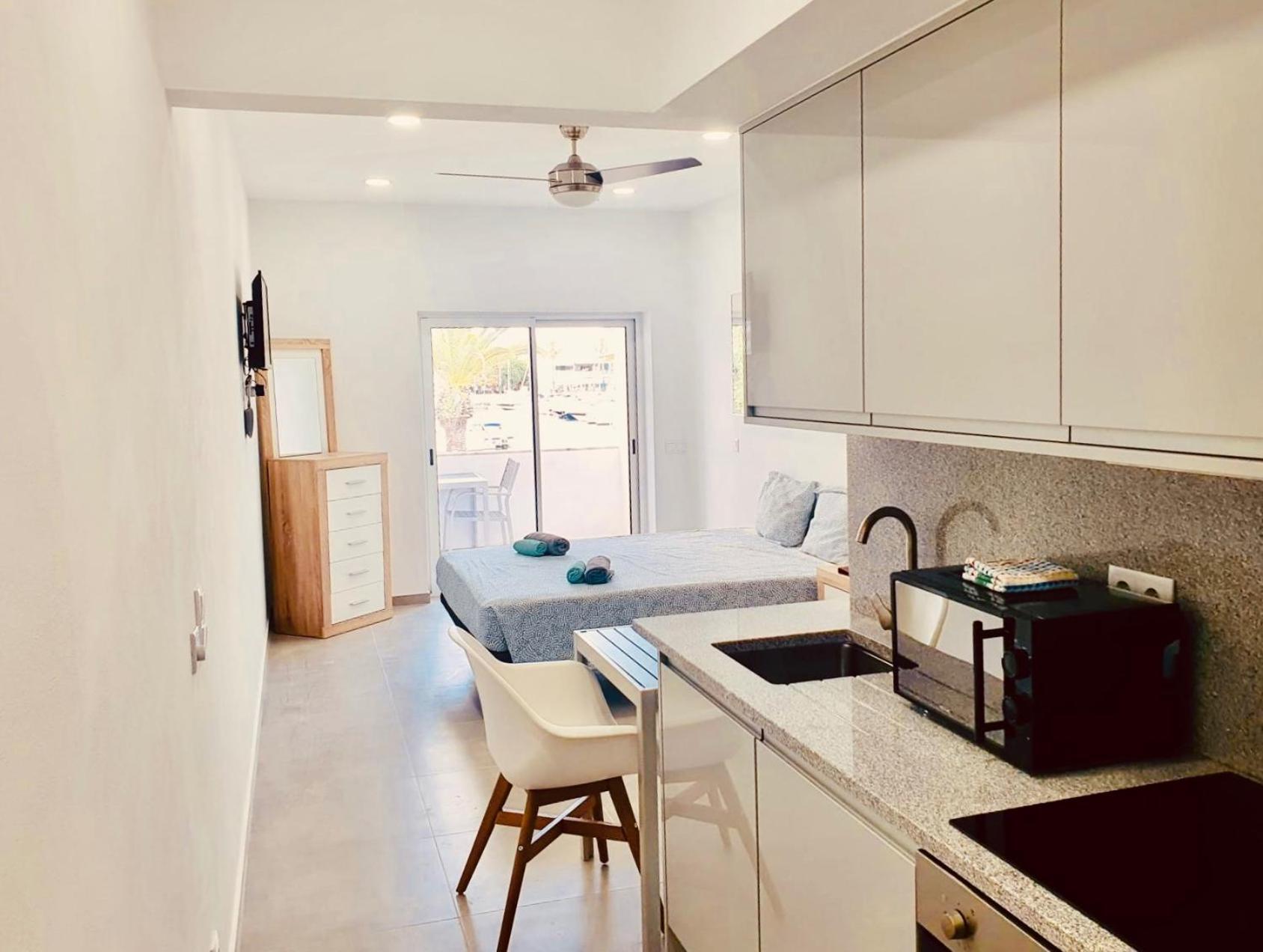 Central Lagos Apt With Marina Views Near Beaches 외부 사진