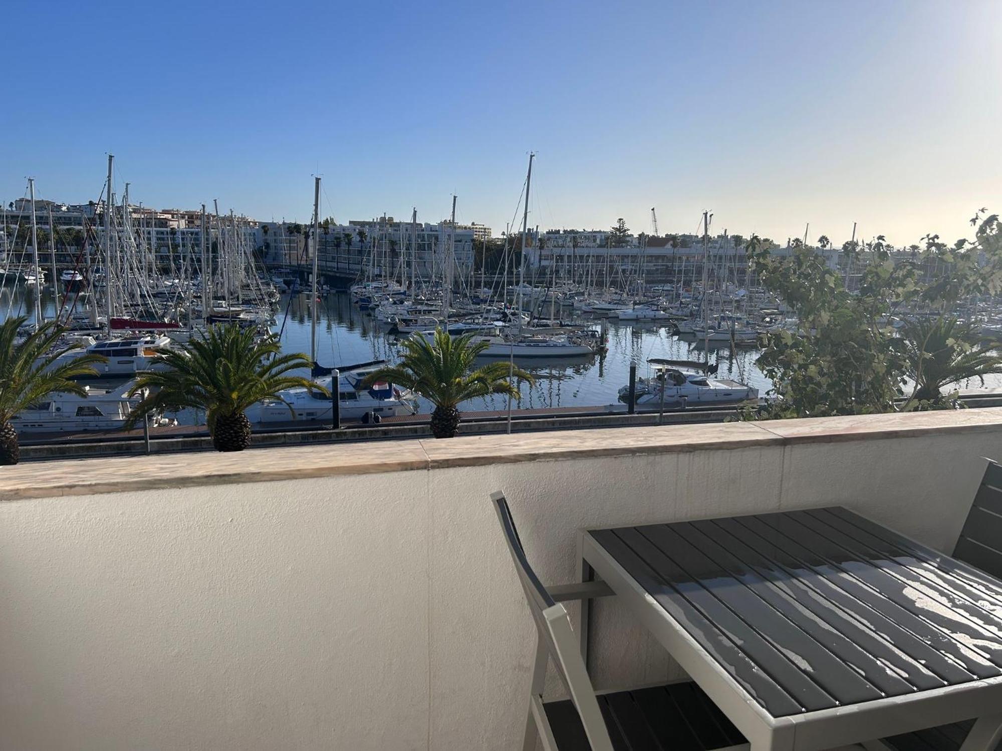 Central Lagos Apt With Marina Views Near Beaches 외부 사진